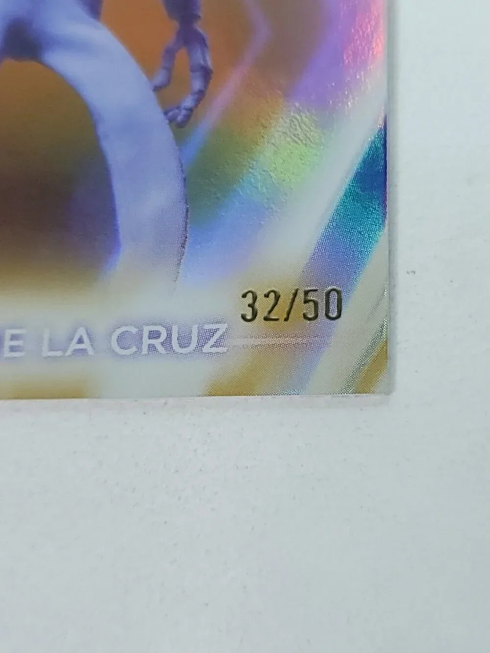 Ernesto De La Cruz Topps 2026 Disney Neon Gold Holo Refractor Limited 32/50 - Picture 2 of 4